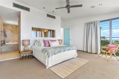 Indulgent Beachside Luxury, Sunrise Beach