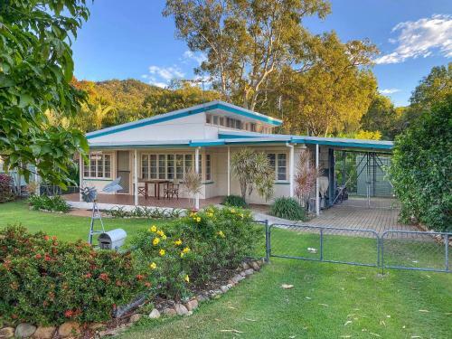 Castaway Cottage