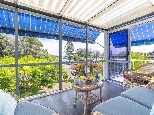 151 Sandy Point Road Large House With Waterview Air Conditioning And Wifi