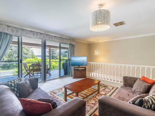 151 Sandy Point Road Large House With Waterview Air Conditioning And Wifi
