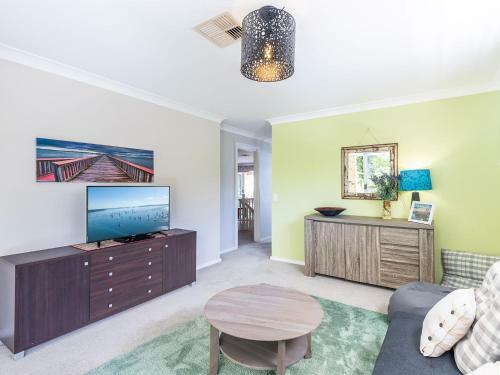 151 Sandy Point Road Large House With Waterview Air Conditioning And Wifi