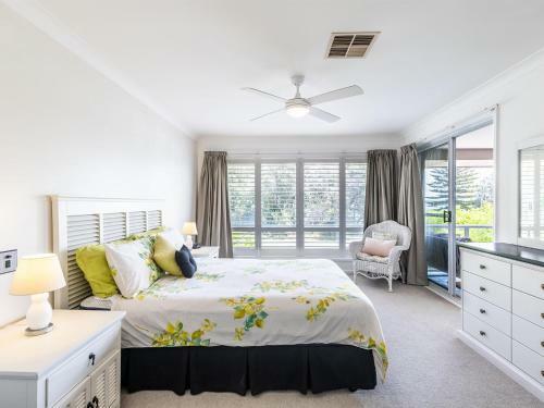 151 Sandy Point Road Large House With Waterview Air Conditioning And Wifi