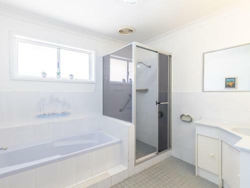 151 Sandy Point Road Large House With Waterview Air Conditioning And Wifi