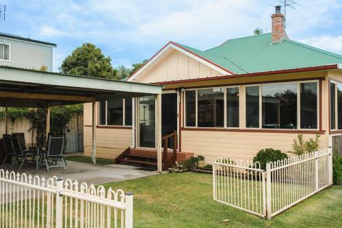 Sussex House Caravan Park