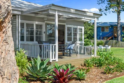 Hotel Calm Waters Waterfront Cottages