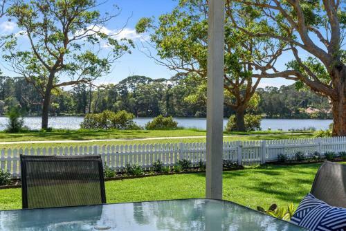 Hotel Calm Waters Waterfront Cottages