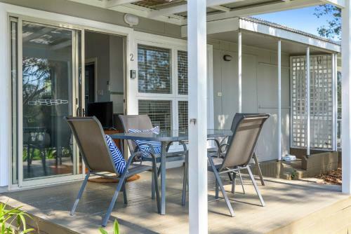 Hotel Calm Waters Waterfront Cottages