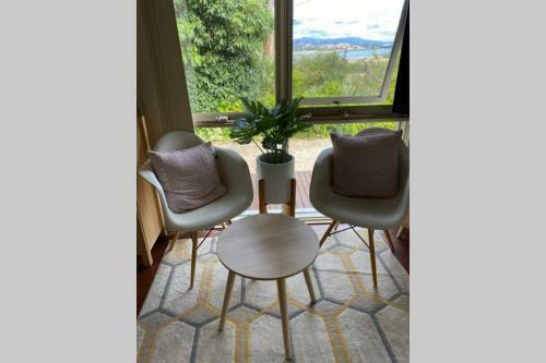 Relax In The Spa With Views Opposite Lake Eildon