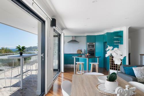 Modern Beach Home, Stunning View And Great Garden
