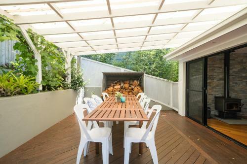 Modern Beach Home, Stunning View And Great Garden