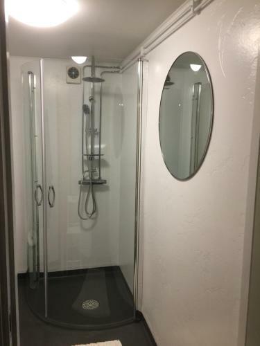 Hostal L�genhet Centralt I V�rnamo Vid Apladalen