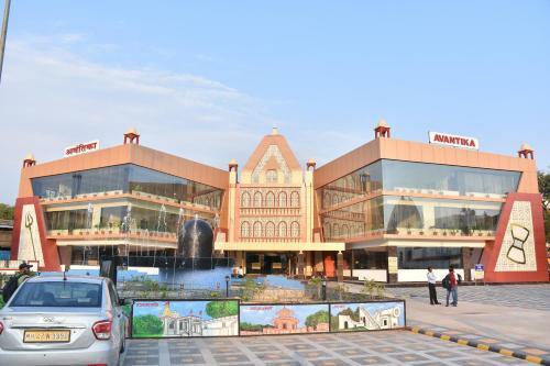Hotel Avantika Taurus International