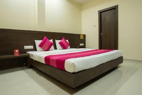 Hotel Anroute Stay - Near Mahakal Temple