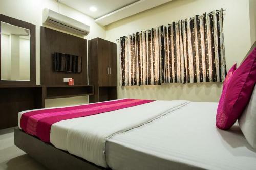 Hotel Anroute Stay - Near Mahakal Temple