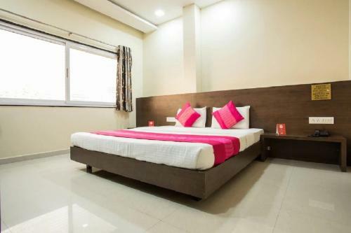 Hotel Anroute Stay - Near Mahakal Temple