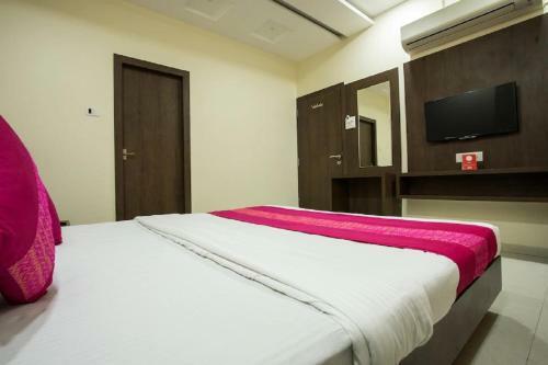 Hotel Anroute Stay - Near Mahakal Temple