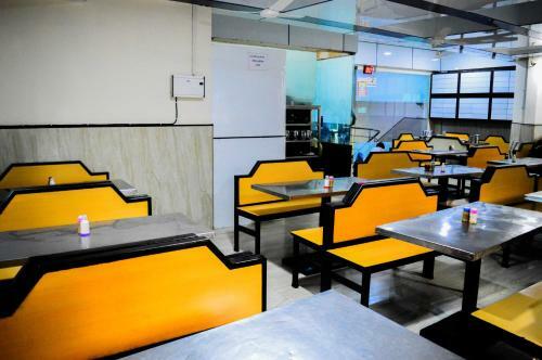 Hotel Anroute Stay - Near Mahakal Temple