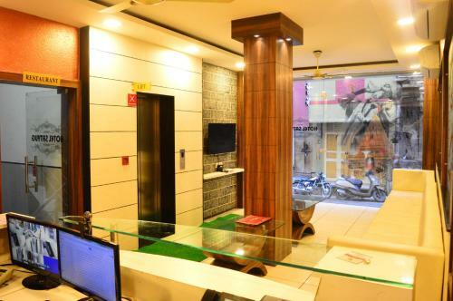 Hotel Anroute Stay - Near Mahakal Temple