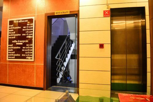 Hotel Anroute Stay - Near Mahakal Temple