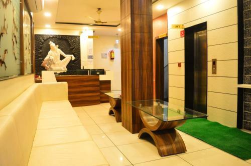 Hotel Anroute Stay - Near Mahakal Temple