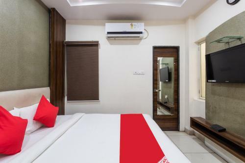 Oyo 24144 Tathastu Hotel