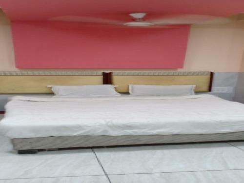 Oyo 81214 Hotel Unique