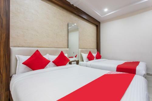 Oyo 30888 Hotel Mahadev