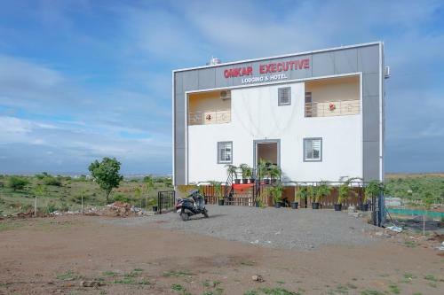 Hotel Oyo 81616 Omkar Executive