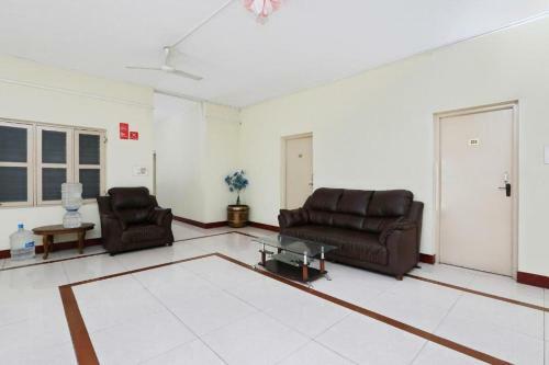 Hostal Budget Holiday Home