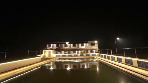 Hotel Santorini Vasai Resort