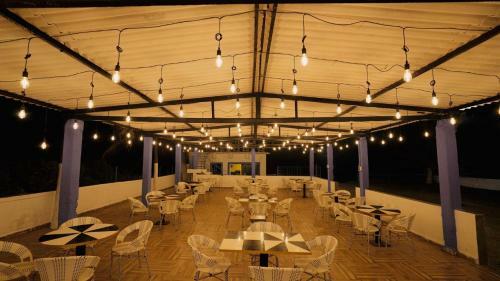Hotel Santorini Vasai Resort