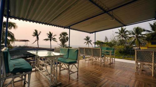 Hotel Santorini Vasai Resort