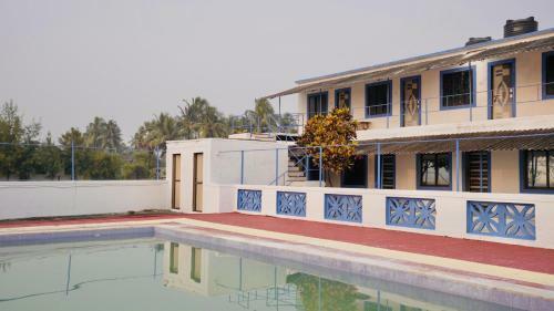 Hotel Santorini Vasai Resort