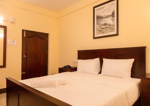 Hotel Aakash Rooms And Cottages,