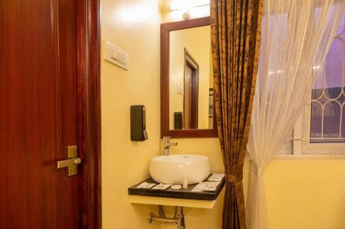Hotel Aakash Rooms And Cottages,