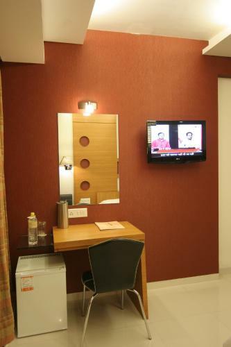 Hotel Pride Biznotel Alkapuri