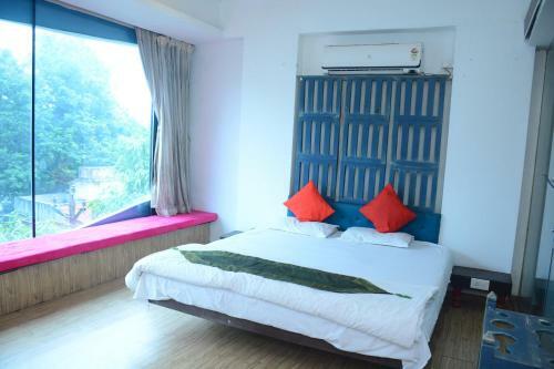 New Yahvi Hotel