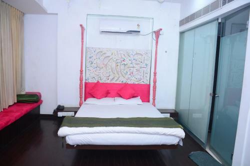 New Yahvi Hotel