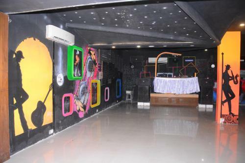 New Yahvi Hotel