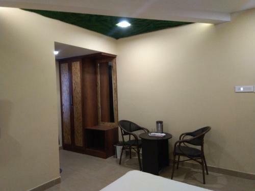 Hotel Annai Bay