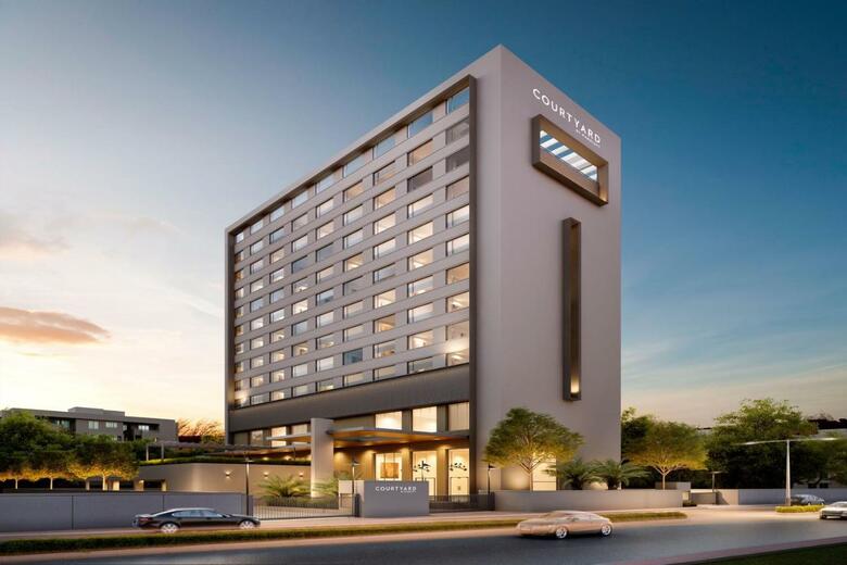 Hotel Courtyard By Marriott Vadodara