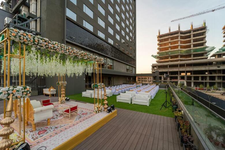 Hotel Courtyard By Marriott Vadodara