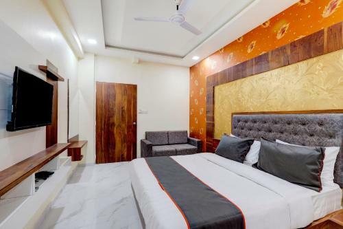 Collection O 87133 Hotel Moon View