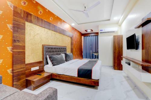 Collection O 87133 Hotel Moon View