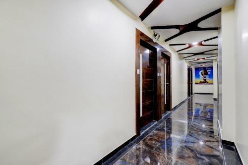 Collection O 87133 Hotel Moon View