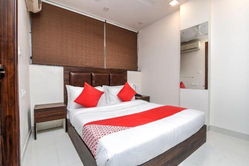 Oyo 74233 Hotel N Grand 2
