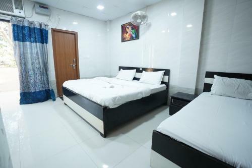Hotel Trilok Dham By Wb Inn