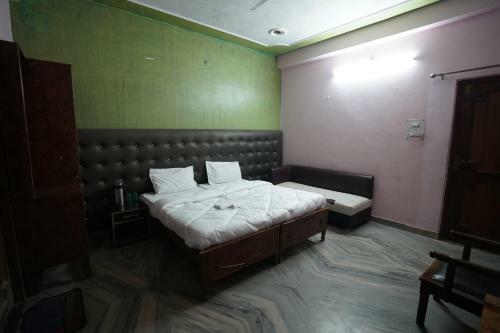 Hotel Satyam Dham By Wb Inn