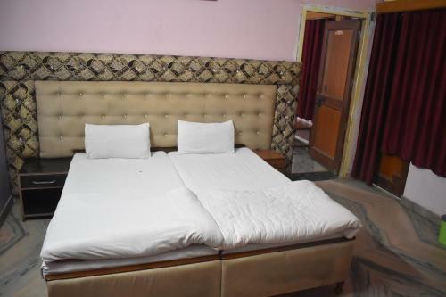 Hotel Satyam Dham By Wb Inn