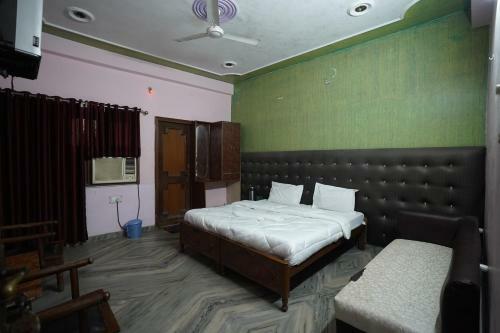 Hotel Satyam Dham By Wb Inn